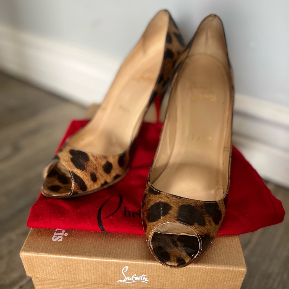 Christian Louboutin yoyo 100 Leopard patent heels 37.5